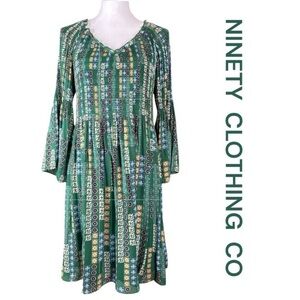 NINETY CLOTHING CO (From Macy's) Green Print Dress, Long Bell Sleeves, Size XL.